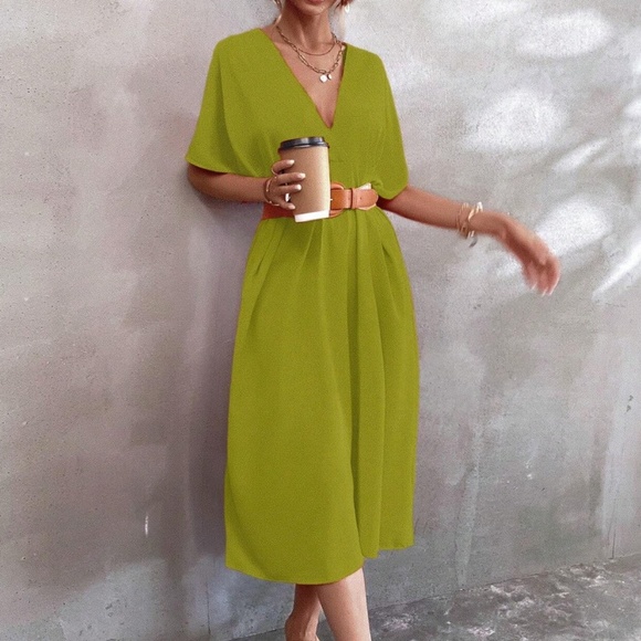 Vibrant V Neck Kimono Sleeve Oversized Midi Dress - Picture 4 of 5